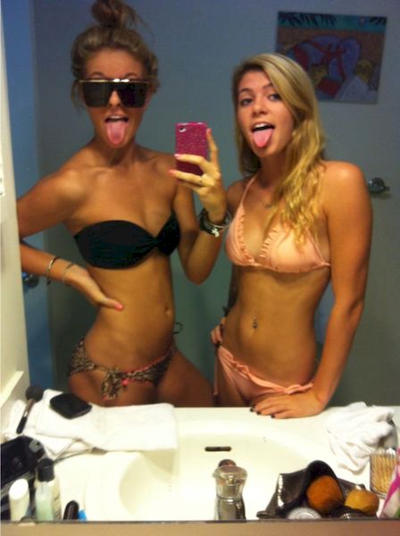 Teen Self Shot Girl Glasses - Naked teen girls friends mirror - Sex photo