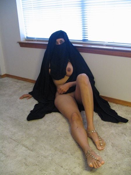 Arab Beauty Naked Swimming Leaked
